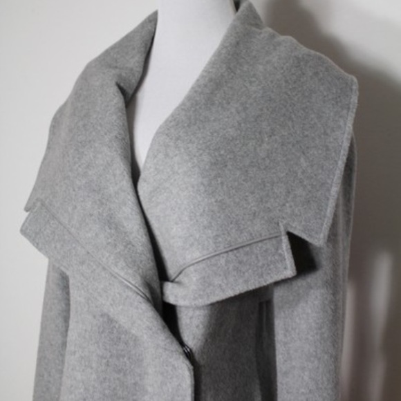 Authentic Badgley Mischka wool cashmere blend coat - Picture 3 of 5